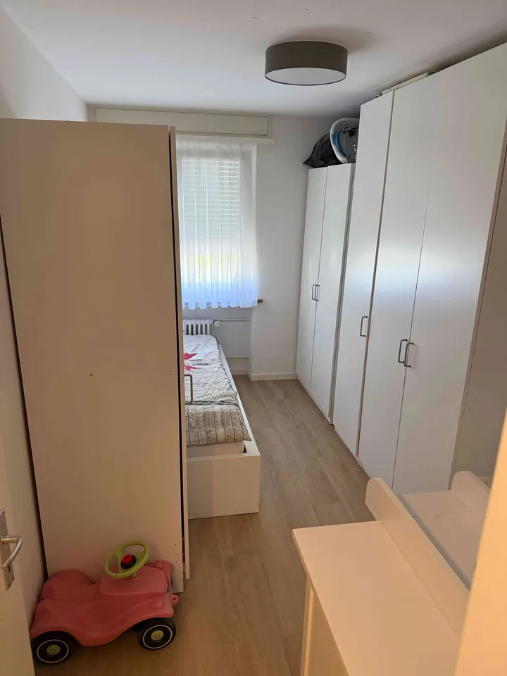 Schöne 3.5-Zimmer-Wohnung mit Balkon und 2 Parkplätzen
