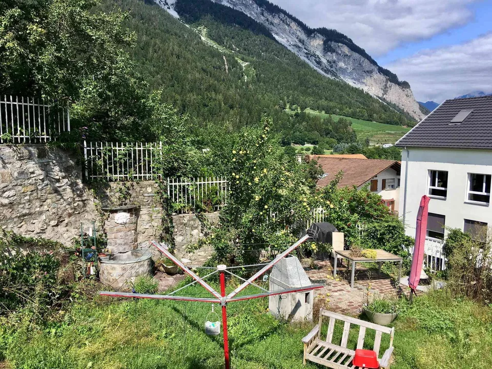 Charmante 4.5-Zimmer-Altbauwohnung mit Terrasse in Domat/Ems