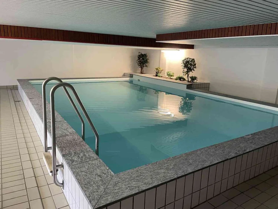 Möbilierte 2.5-Zimmer-Ferienwohnung an der Skipiste inkl. Parkpatz