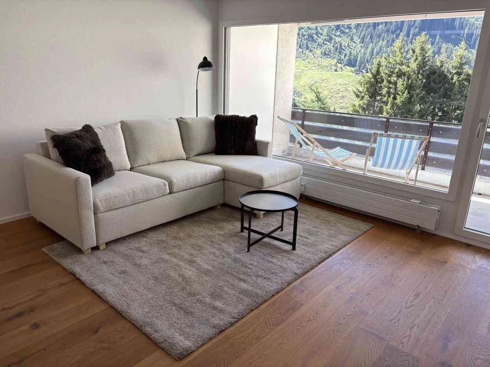 Möbilierte 2.5-Zimmer-Ferienwohnung an der Skipiste inkl. Parkpatz