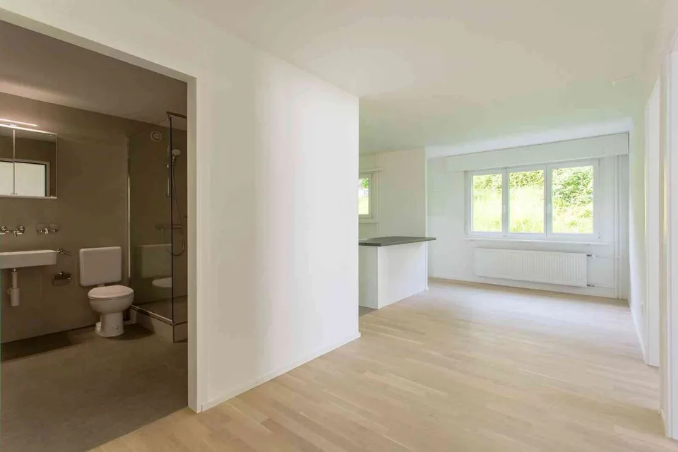 ATTRAKTIVE KERNSANIERTE 3.5-ZIMMER-WOHNUNG IN RHEINECK – photo 3 sur 6