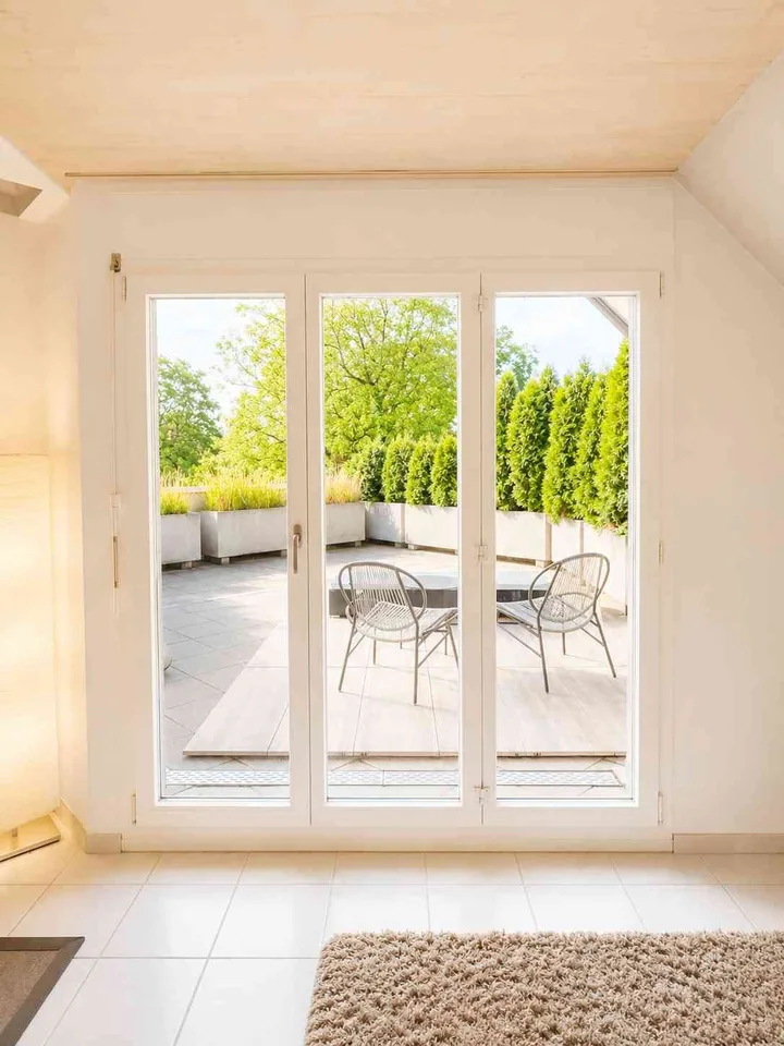 3-Zimmer-Dachwohnung mit 52 m² Dachterrasse – ruhig gelegen in Aristau