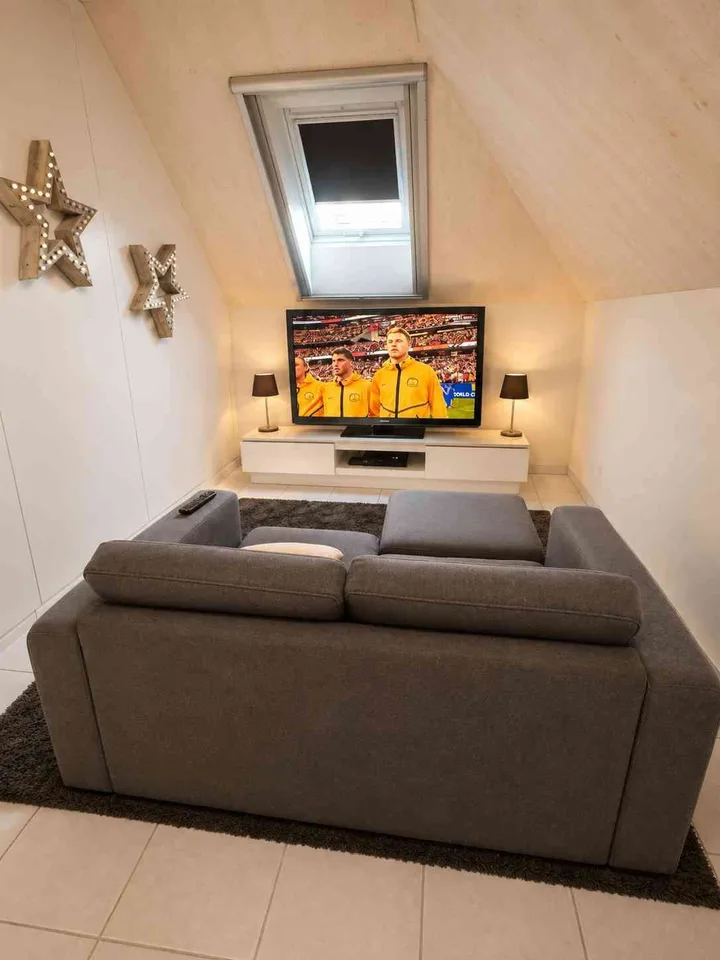 3-Zimmer-Dachwohnung mit 52 m² Dachterrasse – ruhig gelegen in Aristau