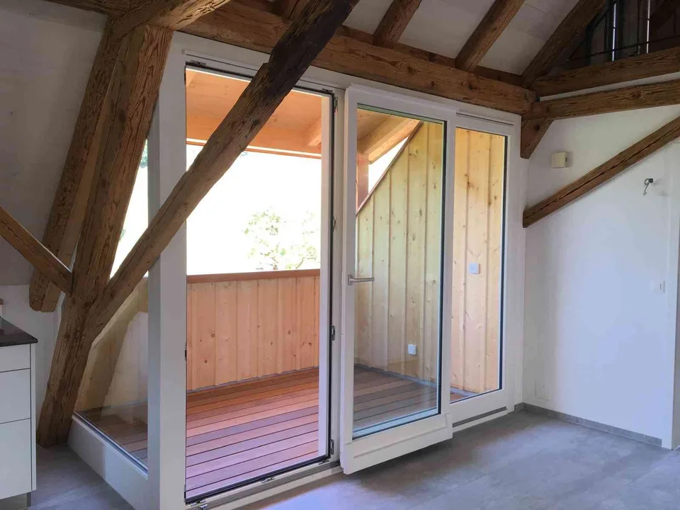 Idyllische 2.5-Zimmer-Dachwohnung mit Galerie in Laupen