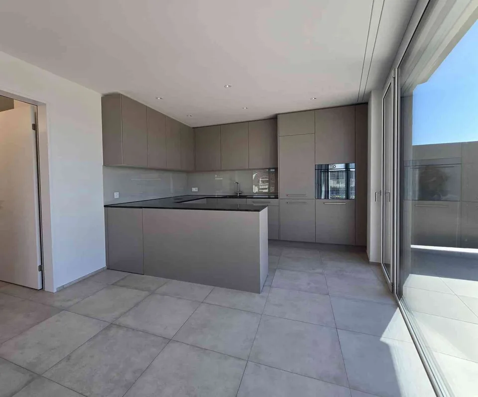 Grosszügige, moderne Neubau-Attika-Wohnung 3.5 Zimmer in Oftringen