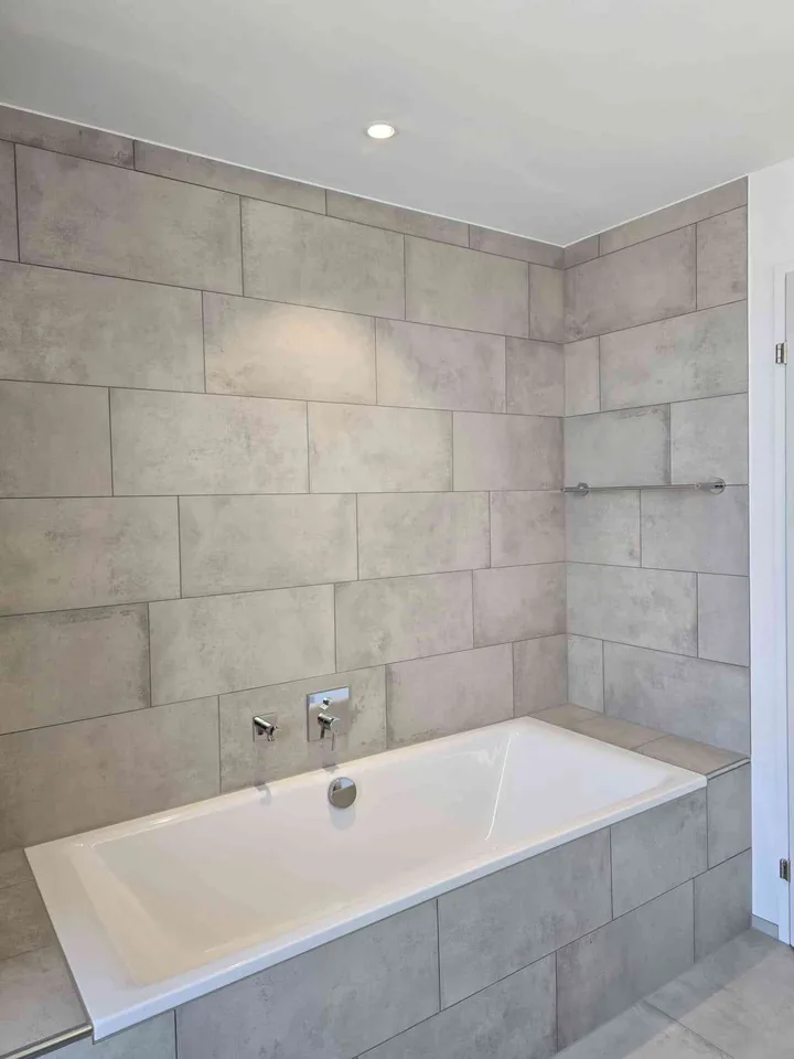 Grosszügige, moderne Neubau-Attika-Wohnung 3.5 Zimmer in Oftringen