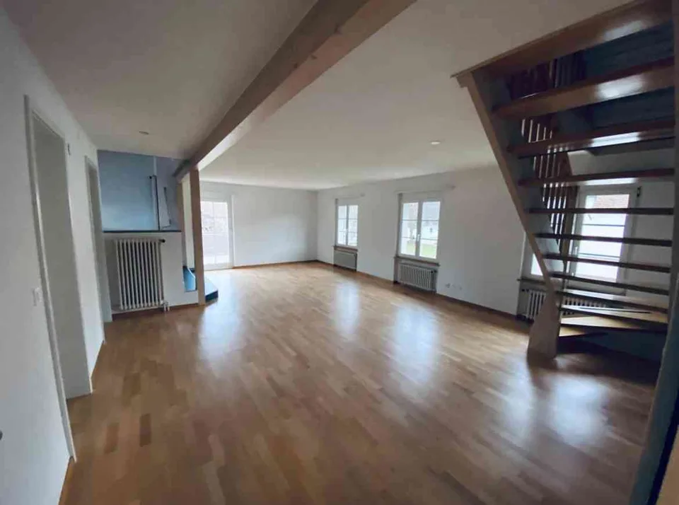 Nachmieter gesucht: Helle 4.5-Zimmer-Duplexwohnung mit Südbalkon
