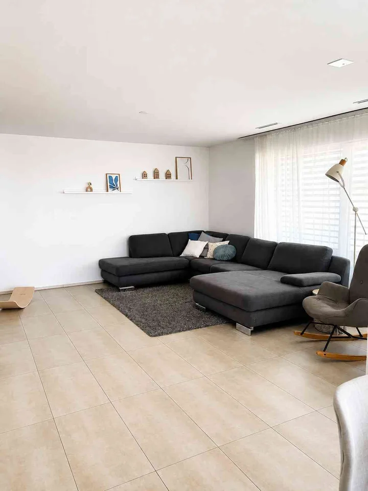 Helle grosszügige Wohnung