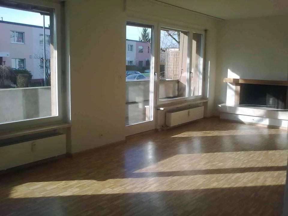 Schöne 4.5 Zimmer Wohnung mit Cheminée