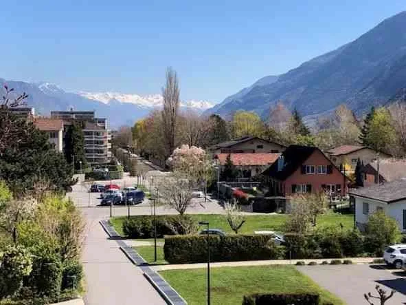 A louer : Appartement 2 ½, 45 m2, CHF 1290.- charges + 1 parc inclus
