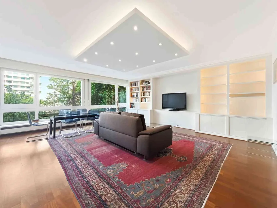 Elegant 3-Room Apartment in Florissant