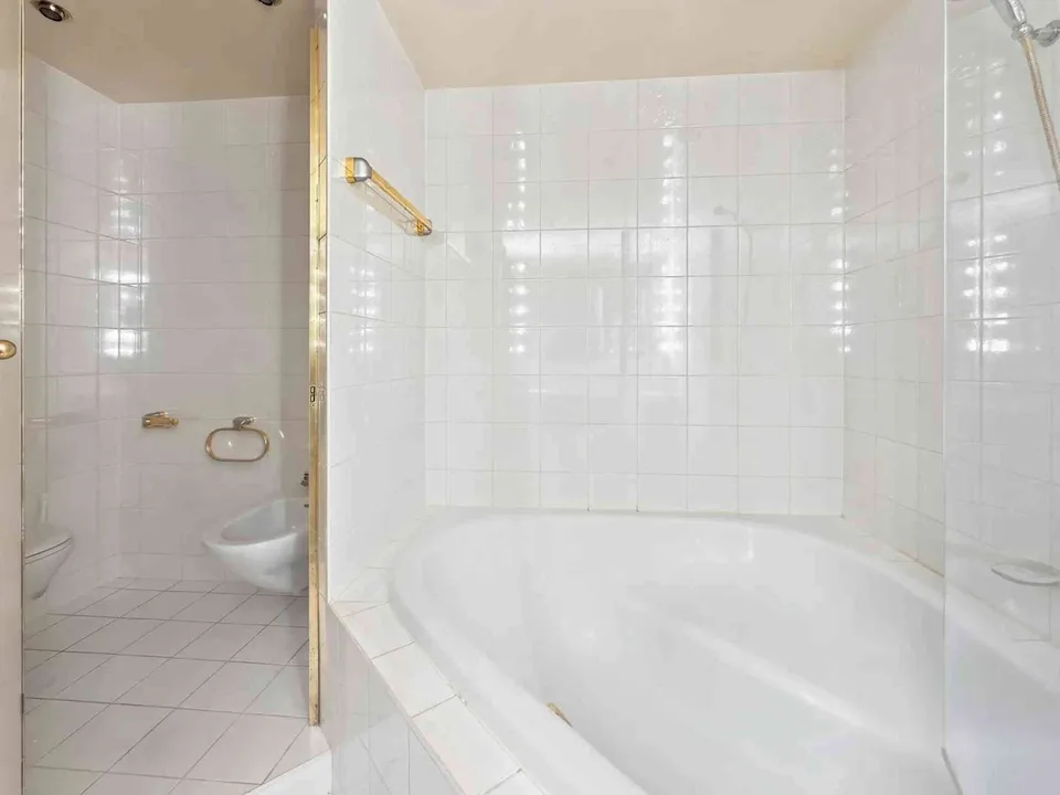 Elegant 3-Room Apartment in Florissant