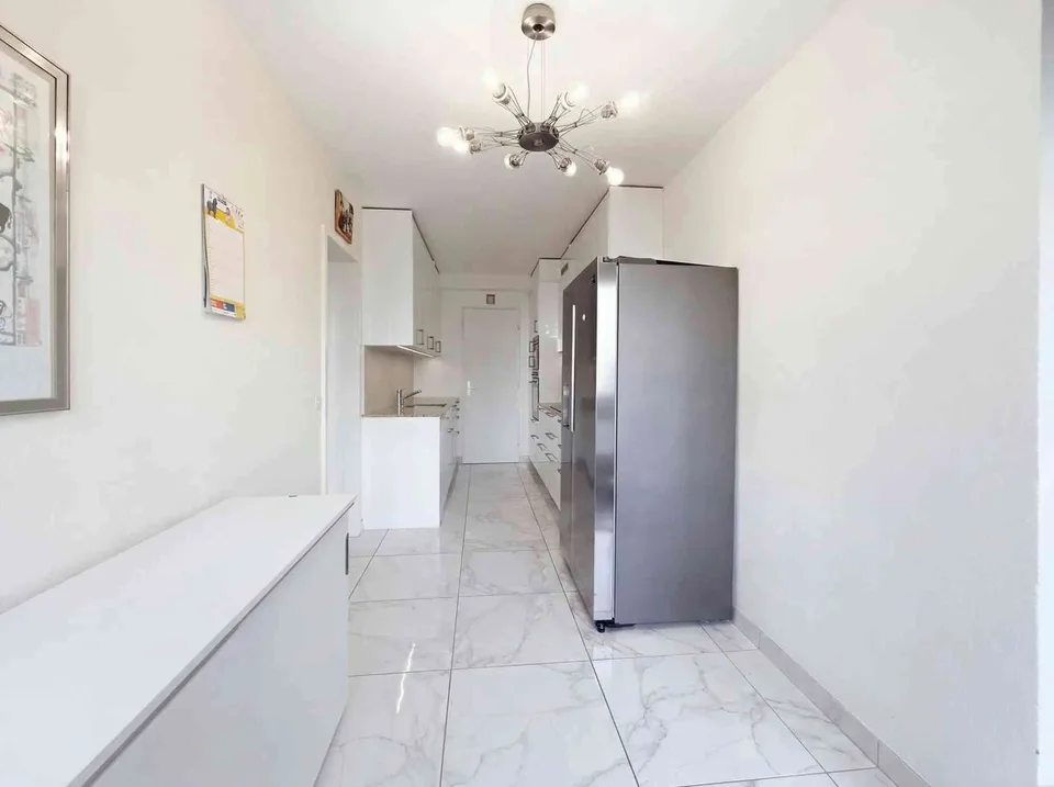 Elegant 3-Room Apartment in Florissant