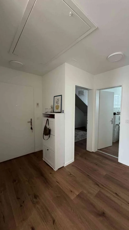 Schöne Dachwohnung zu vermieten