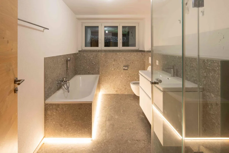 Grösszügige Wohnung mit Balkon, Sitzplatz und wunderschöner Seesicht