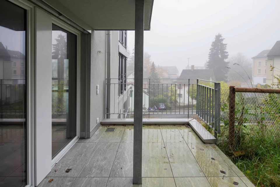 Grösszügige Wohnung mit Balkon, Sitzplatz und wunderschöner Seesicht
