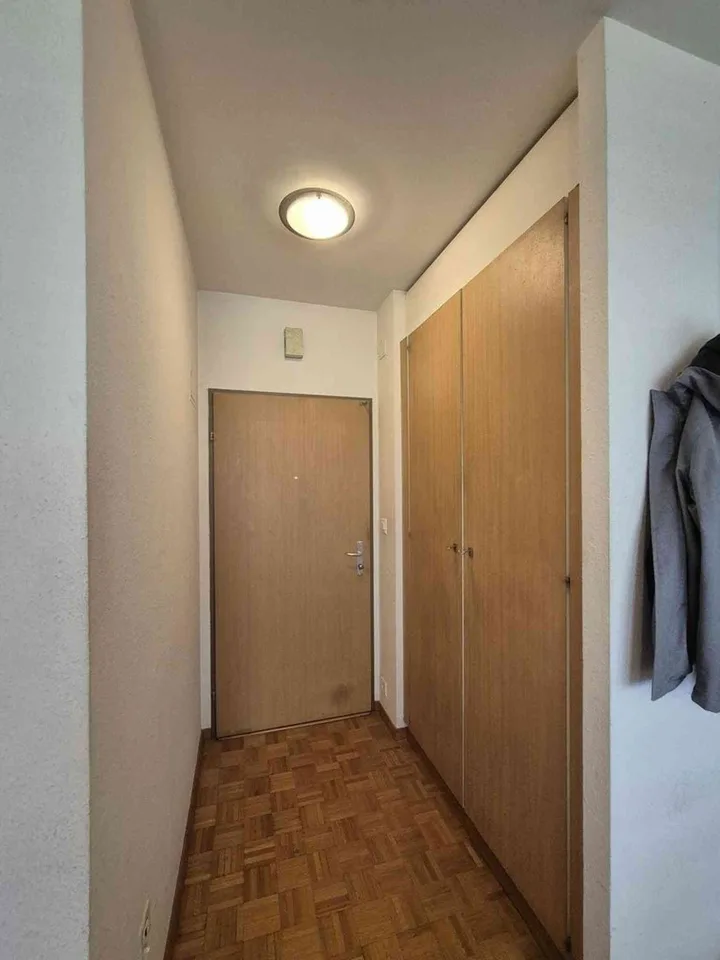 Bel appartement moderne de 2,5 pièces avec grand balcon à Meyrin