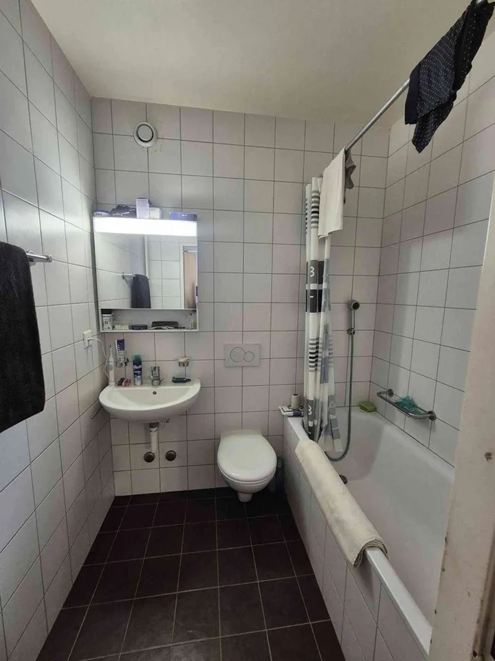 Bel appartement moderne de 2,5 pièces avec grand balcon à Meyrin