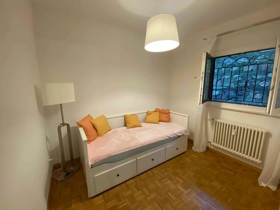 3-Zimmer Wohnung mit Panoramablick und großem Pool