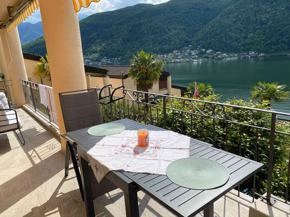 3-Zimmer Wohnung mit Panoramablick und großem Pool