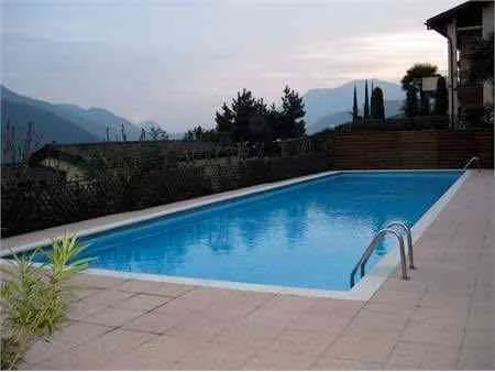 3-Zimmer Wohnung mit Panoramablick und großem Pool