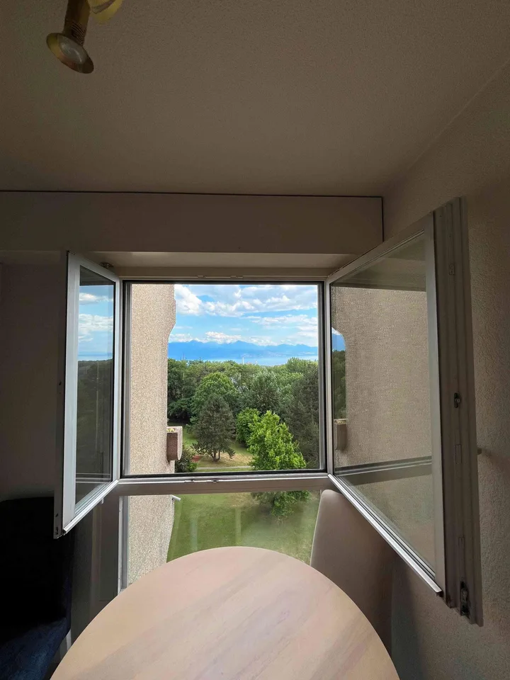 2,5p dernier étage, balcon fermé, garage, vue exceptionnelle