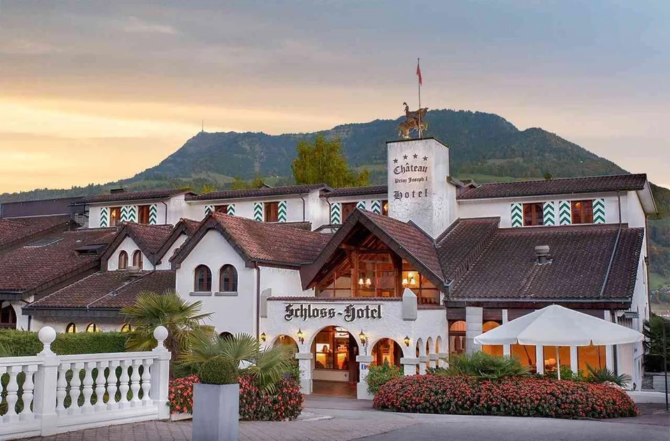 1 Zimmer im Schloss-Hotel**** / Wohnen auf Zeit