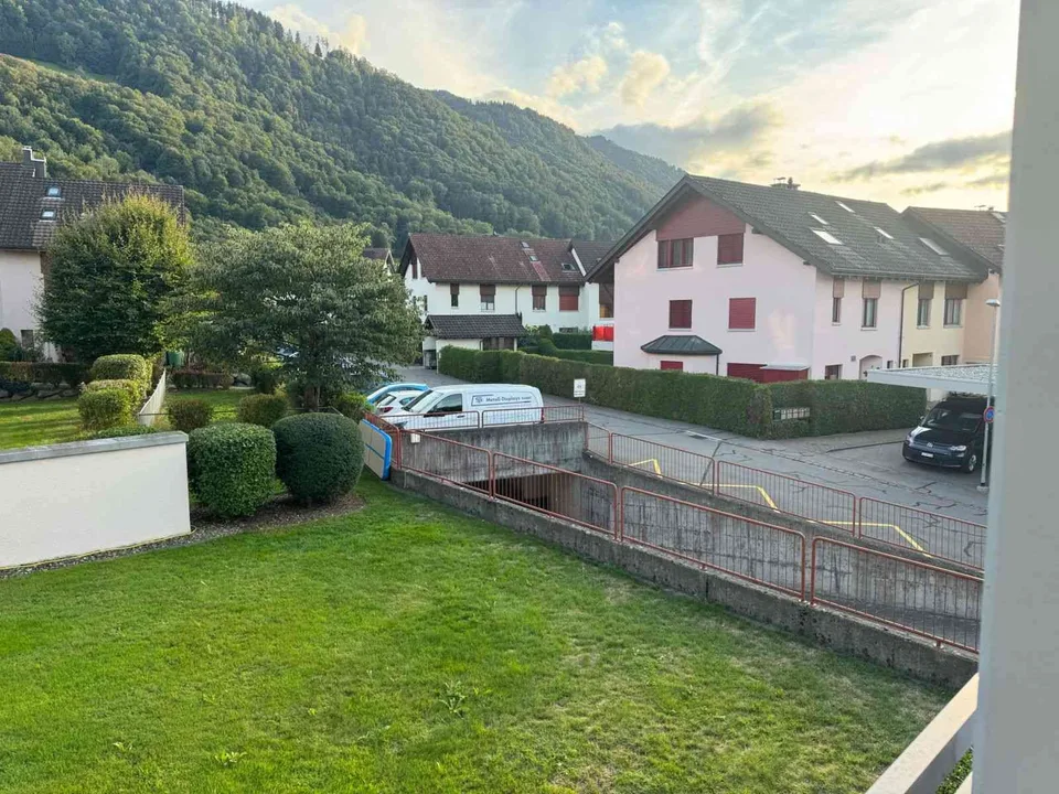 Helle 2.5-Zimmer-Wohnung mit Balkon und eigenem Waschturm