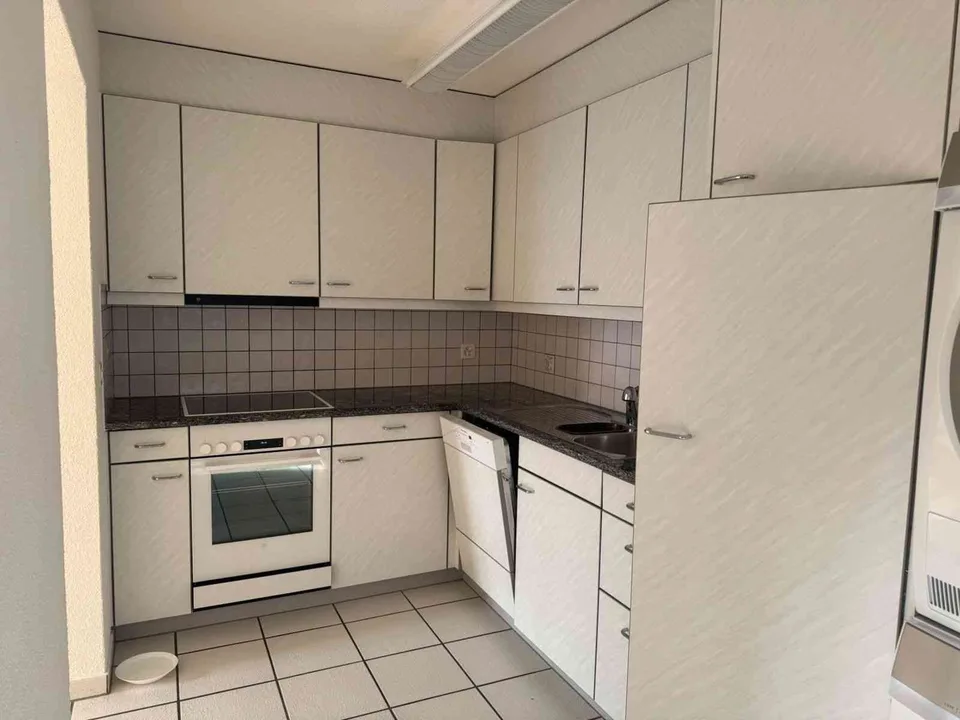 Helle 2.5-Zimmer-Wohnung mit Balkon und eigenem Waschturm