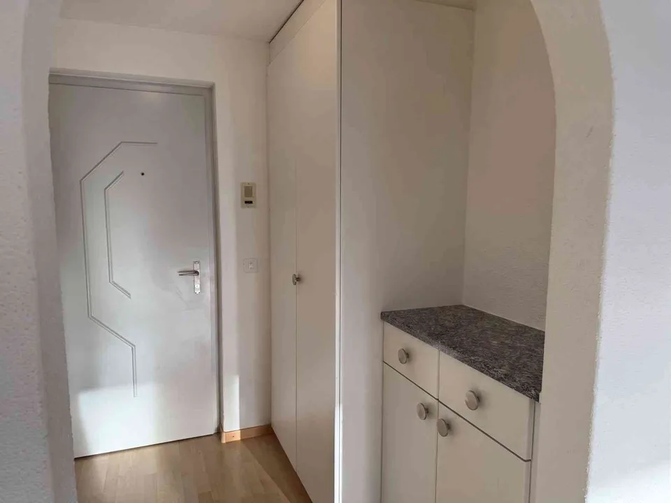 Helle 2.5-Zimmer-Wohnung mit Balkon und eigenem Waschturm
