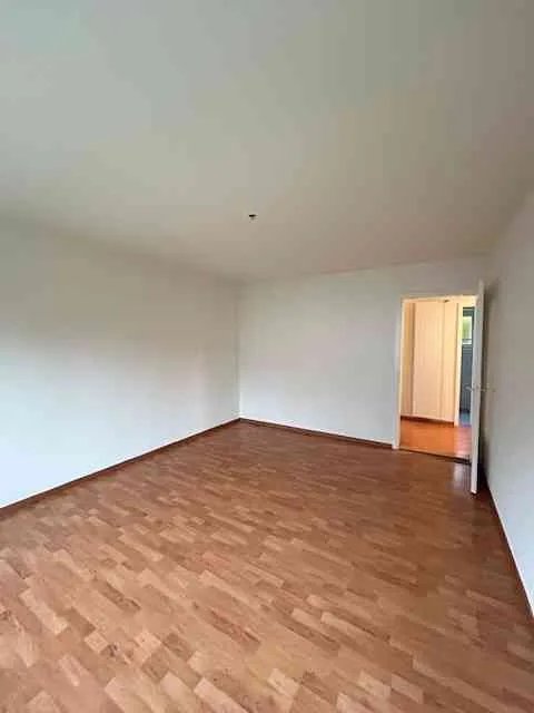 4.5-Zimmer-Erdgeschosswohnung mit Garten in Gebenstorf – Foto 3 von 8