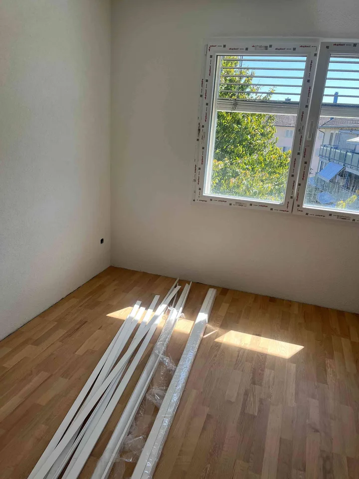 Erstvermietung nach Renovation: 2.5-Zimmer-Wohnung in Bassersdorf