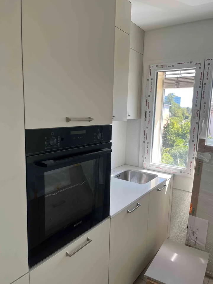 Erstvermietung nach Renovation: 2.5-Zimmer-Wohnung in Bassersdorf