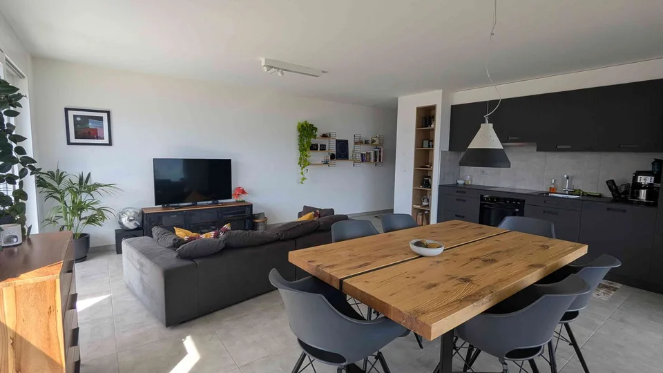 Superbe 2.5 pièces en attique moderne avec vue panoramique à Savièse