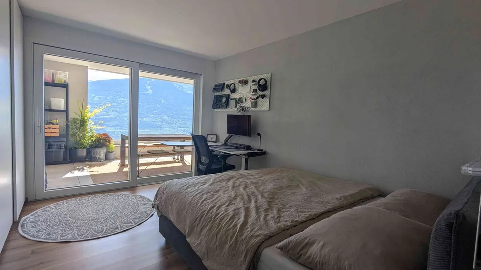 Superbe 2.5 pièces en attique moderne avec vue panoramique à Savièse