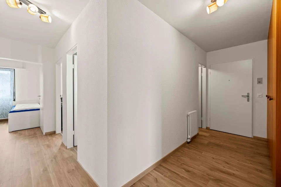 Helle & moderne 4.5-Zimmer-Wohnung mit Aussicht u. Einstellplatz