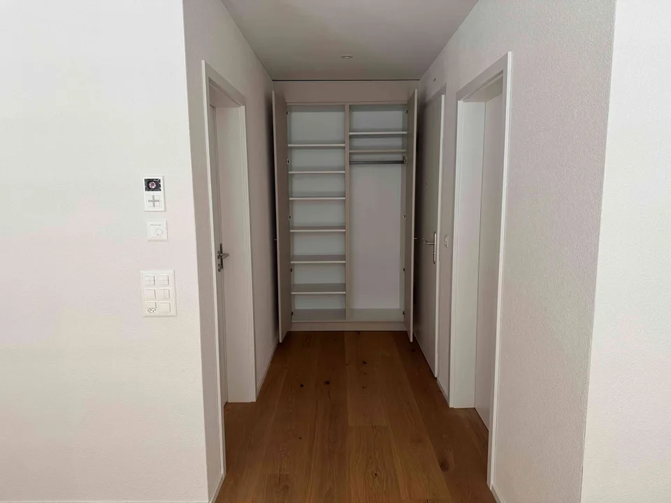 Erstbezug: Moderne 3.5-Zimmer-Wohnung mit grosser, gedeckter Terrasse – Foto 11 von 13
