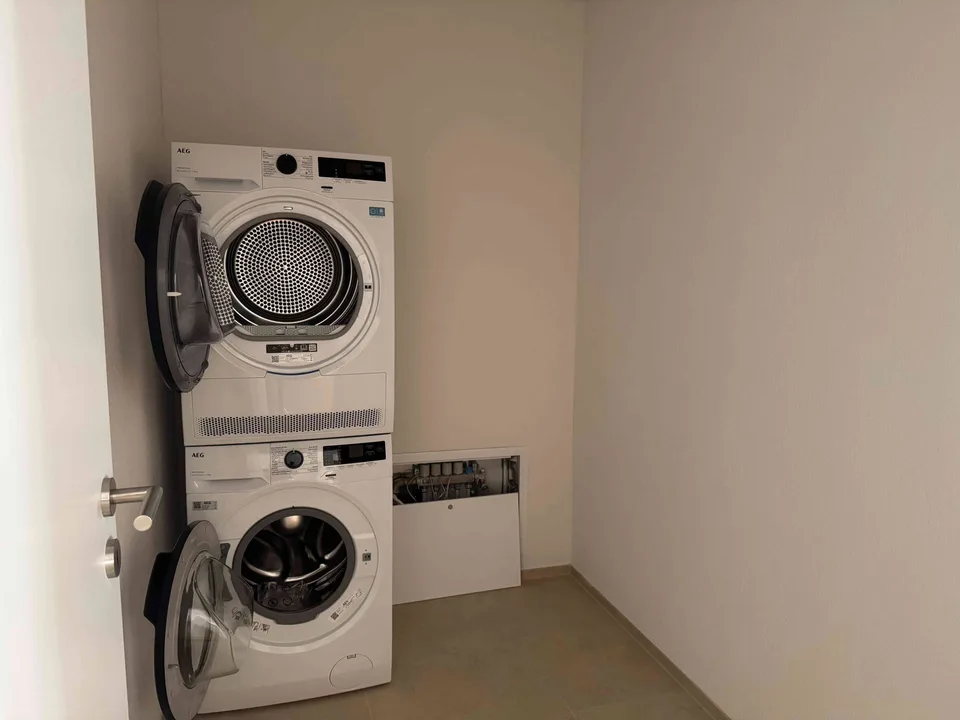 Erstbezug: Moderne 3.5-Zimmer-Wohnung mit grosser, gedeckter Terrasse – Foto 12 von 13