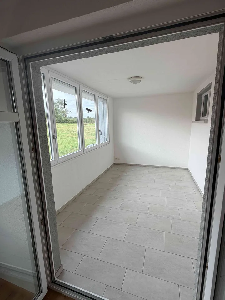 Helle & grosszügige 4.5-Zimmer-Wohnung mit verglastem Balkon