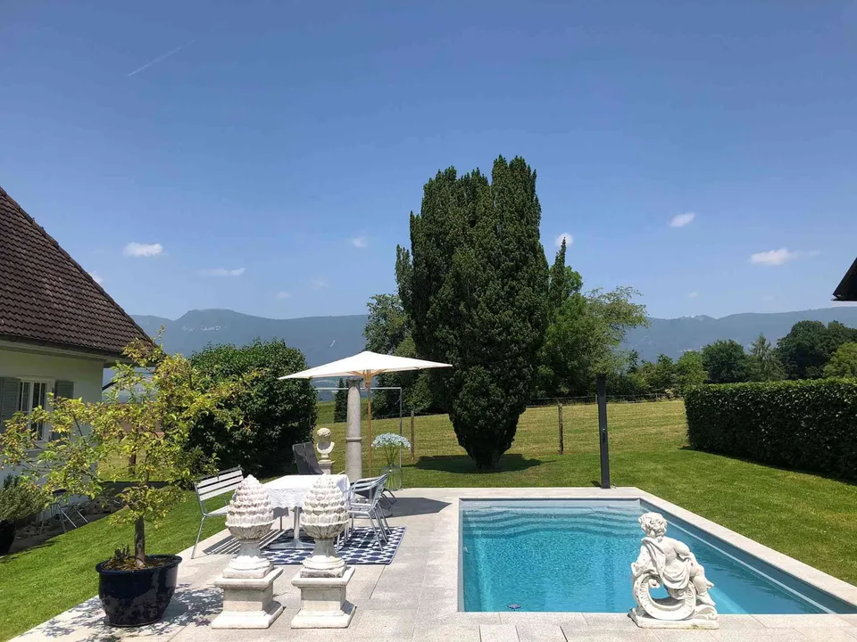 Charmantes Einfamilienhaus mit Pool, Garten & Weitsicht – photo 2 of 7