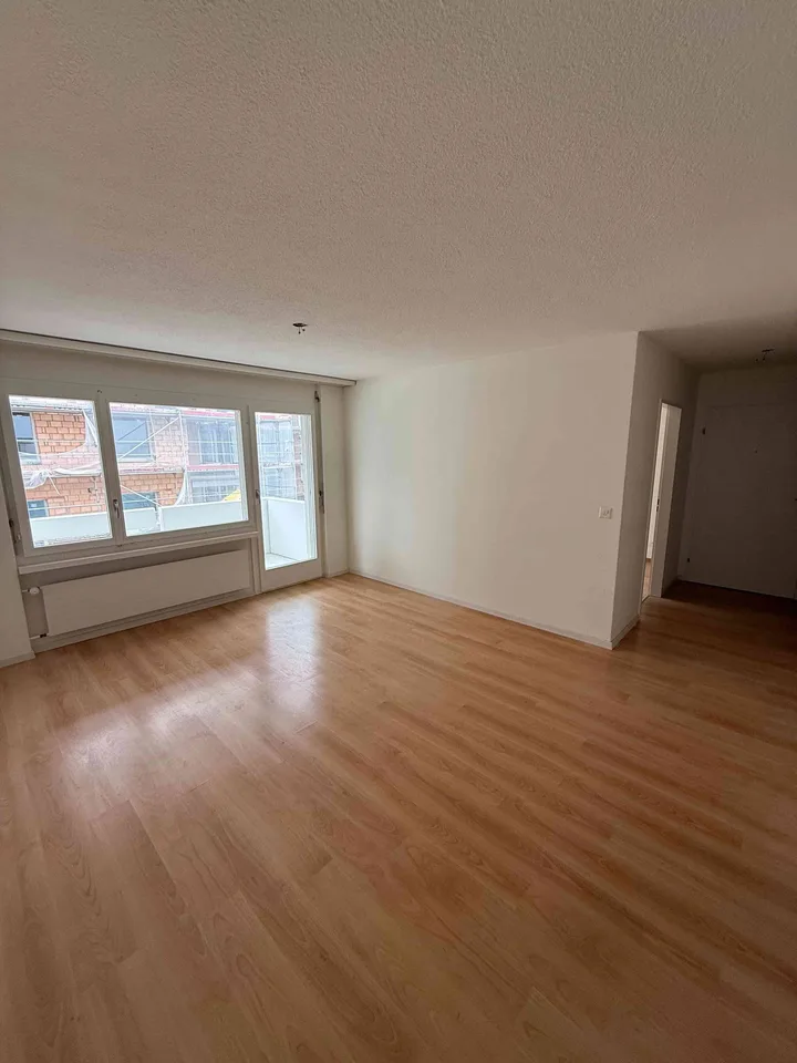 Neubezug nach Sanierung: 2.5-Zimmer-Wohnung in Schlieren – Foto 8 von 8