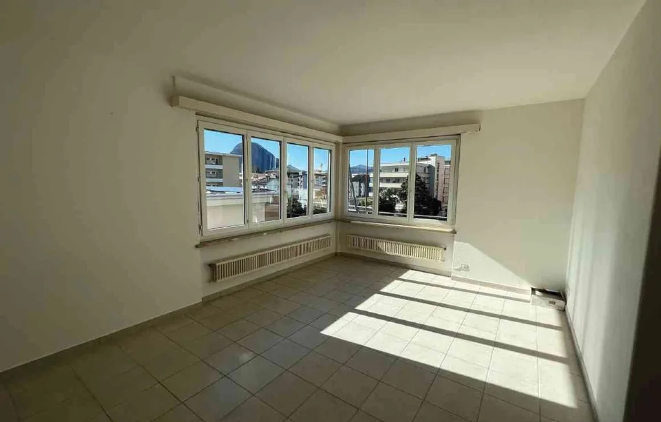 Helle 3.5 ZWG, Ferienwohnung, 1.4km Luftlinie zu Luganersee – Foto 2 von 5