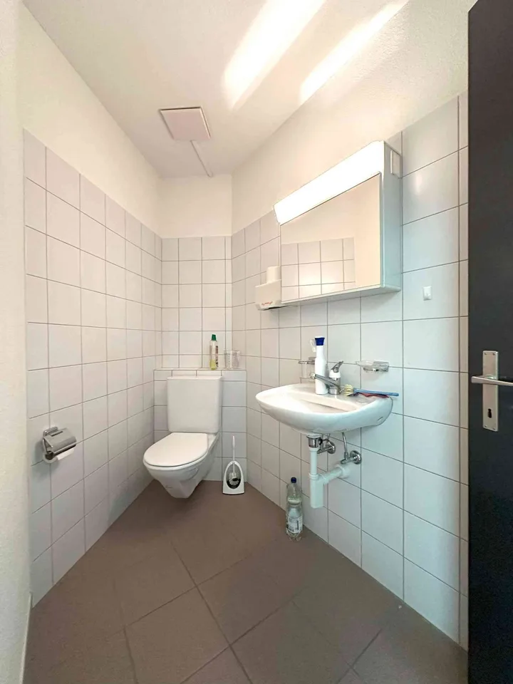 Helle Büroräumlichkeiten für stilles Gewerbe – Foto 5 von 6