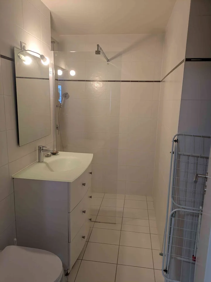 Schönes helles Apartment im Herzen von Villeneuve – Foto 6 von 11