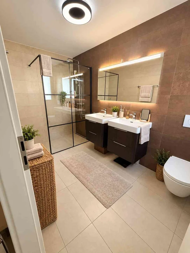 REMAUFENS – ÉLÉGANT 4,5 PIÈCES DE 113 M² AVEC TERRASSE DE 27 M² & PARK – photo 8 sur 15