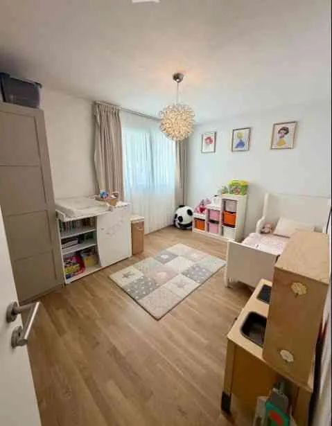 REMAUFENS – ÉLÉGANT 4,5 PIÈCES DE 113 M² AVEC TERRASSE DE 27 M² & PARK – photo 7 sur 15