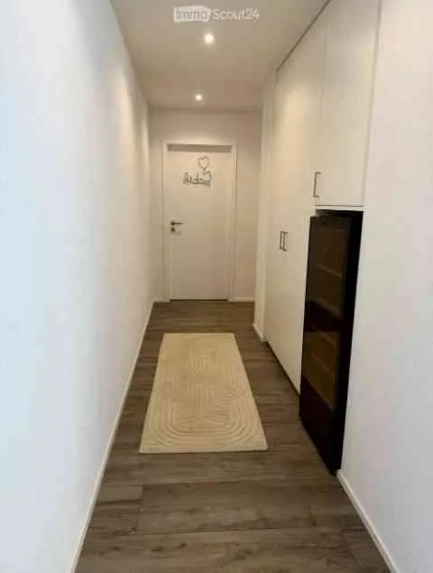 REMAUFENS – ÉLÉGANT 4,5 PIÈCES DE 113 M² AVEC TERRASSE DE 27 M² & PARK – photo 2 sur 15