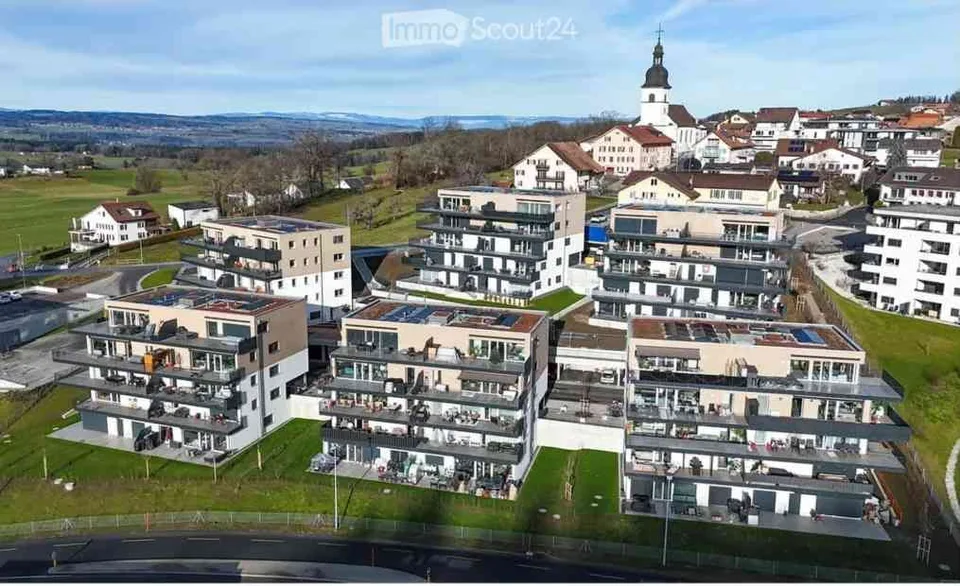REMAUFENS – ÉLÉGANT 4,5 PIÈCES DE 113 M² AVEC TERRASSE DE 27 M² & PARK – photo 10 sur 15