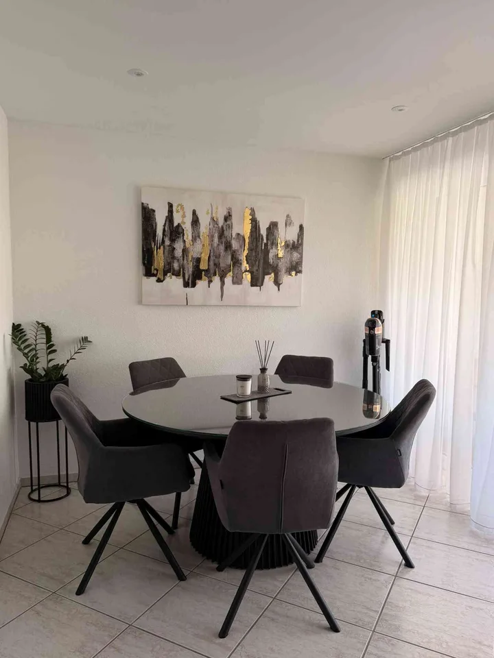 Wohnen mit Schlossblick - Charmantes 4.5 Zimmer Reihenhaus in Sargans – Foto 2 von 8