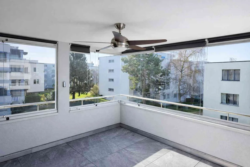 Appartamento mansardato luminoso 3.5 locali con terrazza a vetri – affittato, investimento di capitale – foto 3 di 9